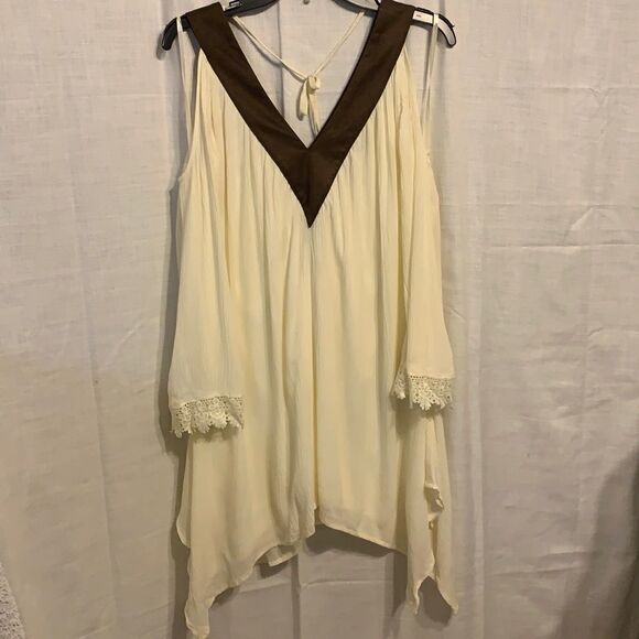Virgin Only designed in Los Angeles cold shoulder dress w/V-neck front/back NWT - Picture 1 of 10
